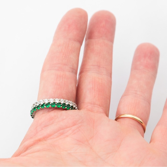 Set of 2 eternity bands minimalist 1 clear stones & 1 emerald green stones 10 - Picture 10 of 14